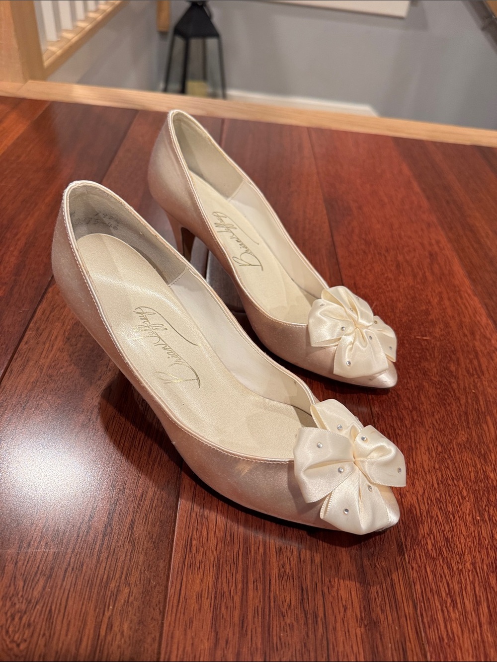 *Vintage 1980s Elegant Ivory Satin Peep-Toe Heels with Bow
